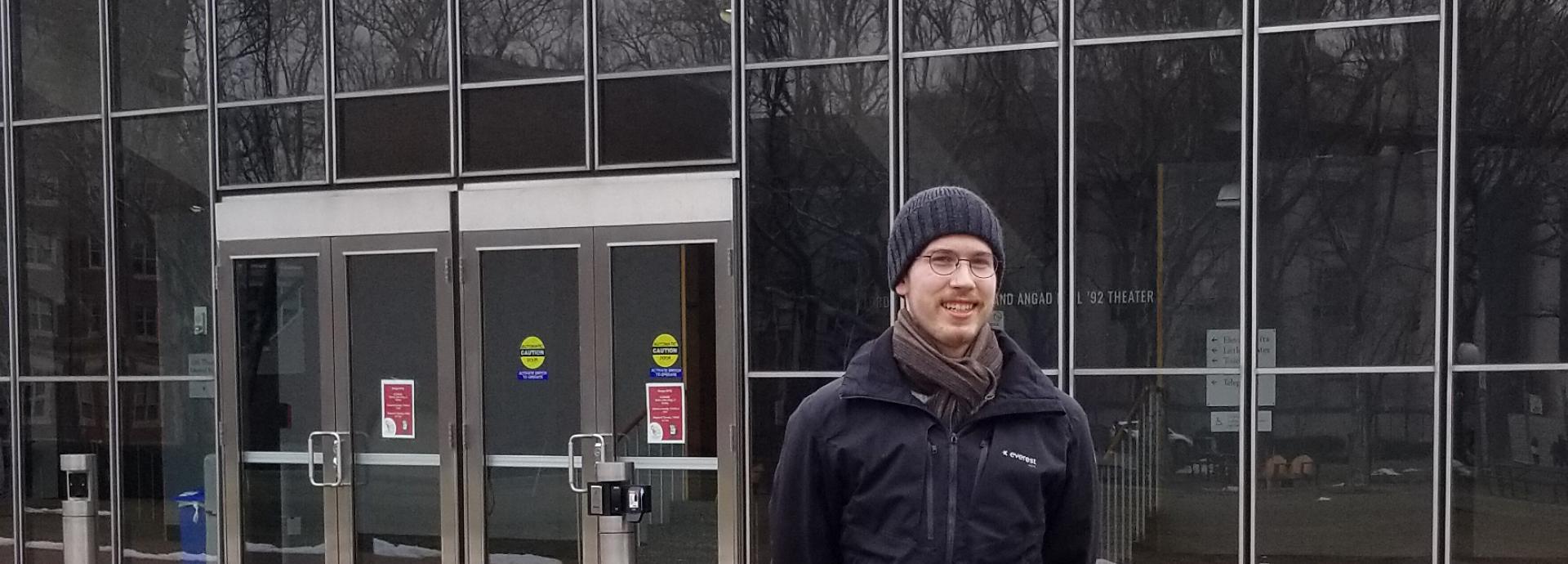 Fulbright Finland Undergraduate Grantee in front of Eero Saarinen's Kresge Auditorium. Photo by Alice Le.