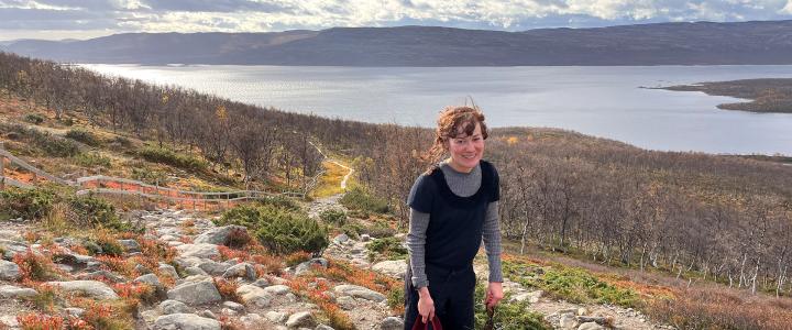 Eugenie Euskirchen at the fell Saana during a sunny fall day